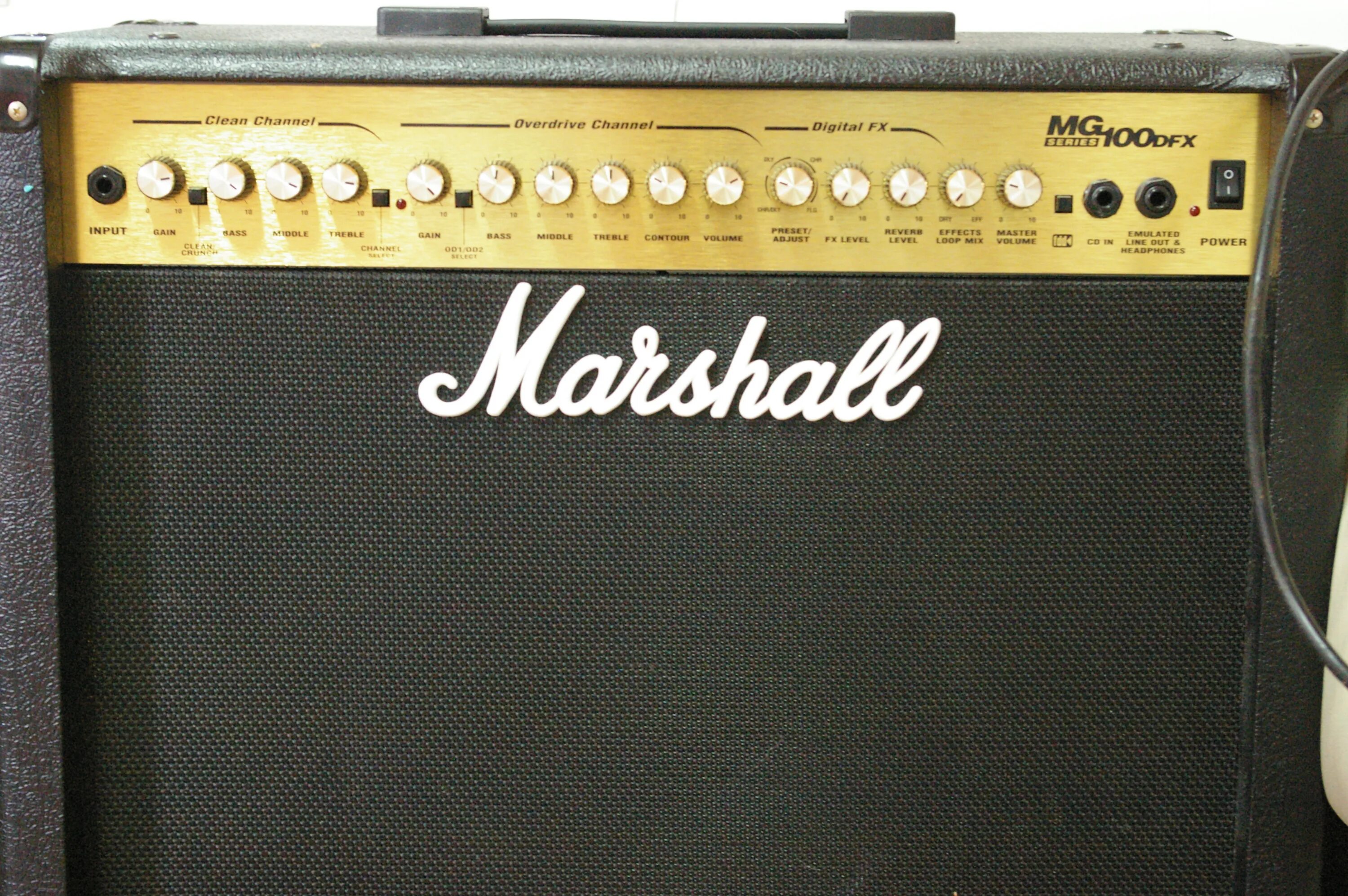 Маршал страна производитель. Marshall mg100dfx. Marshall 100 DFX. Marshall mg100dfx голова. Комбоусилитель Marshall mg30dfx.