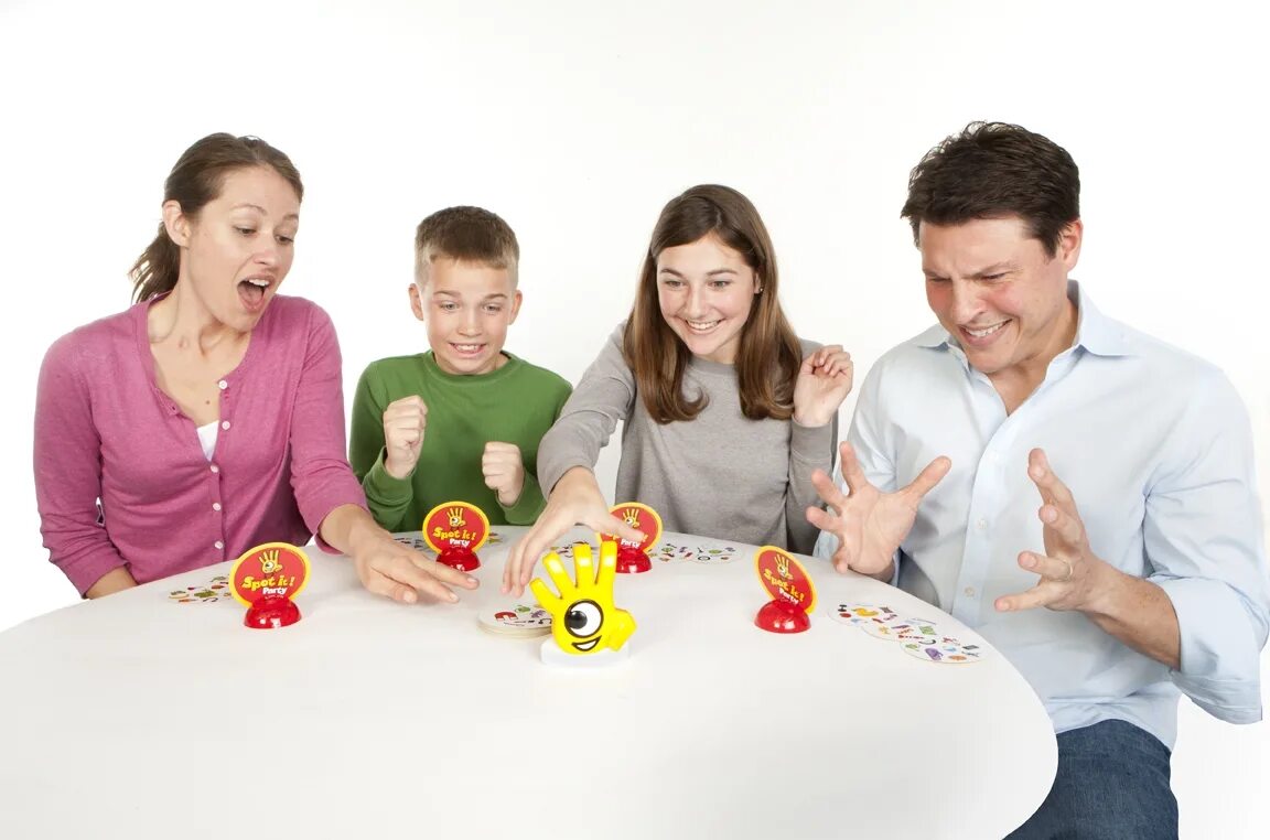 плакат той аниматроников. Party to play was at the. празднование дня рождения. дети праздник. день рождения вечеринка.