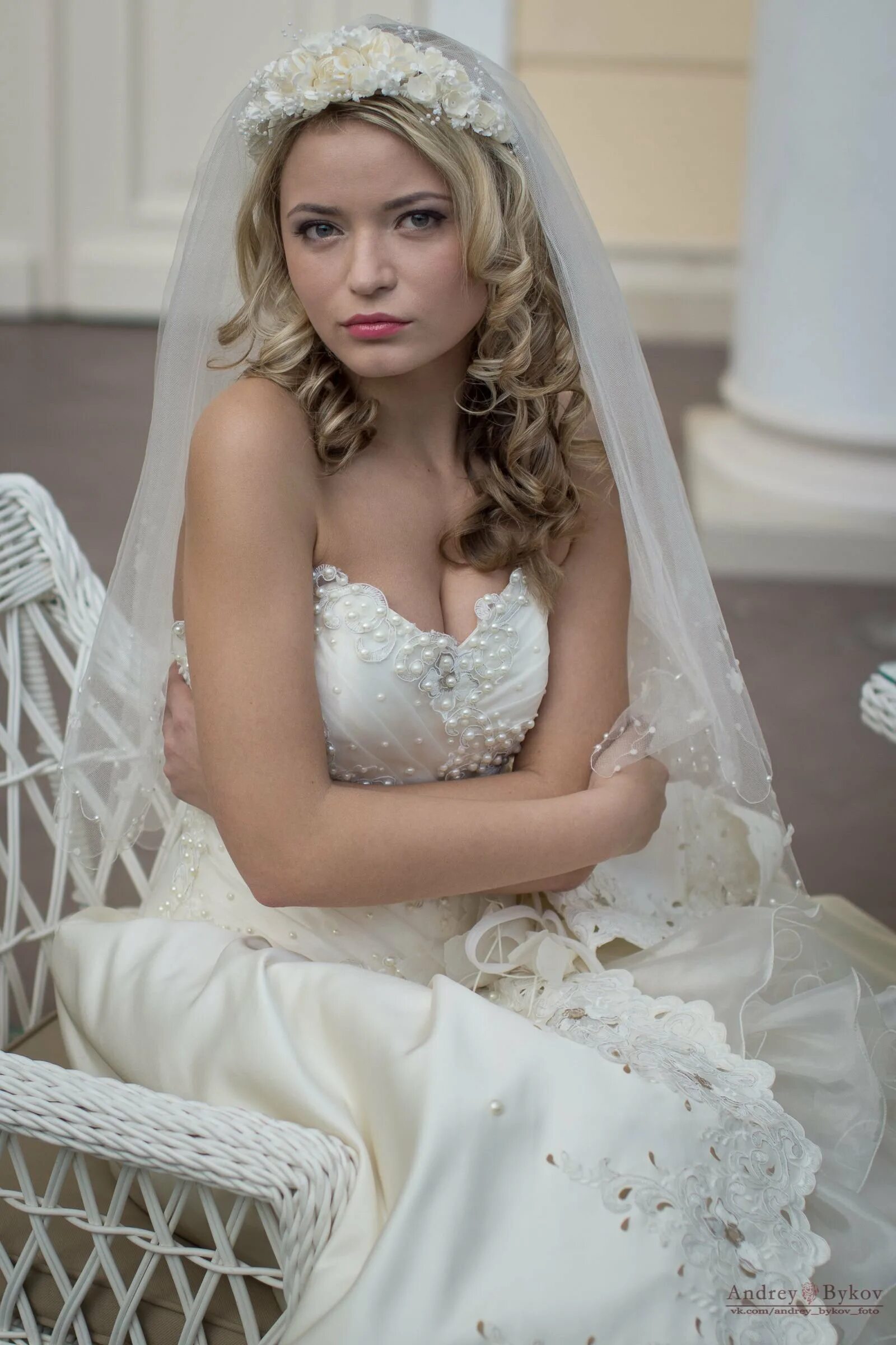 Красивая русская невеста. Фотосессия невесты. Красивые русские невесты. Молодая невеста. Красивая невеста.