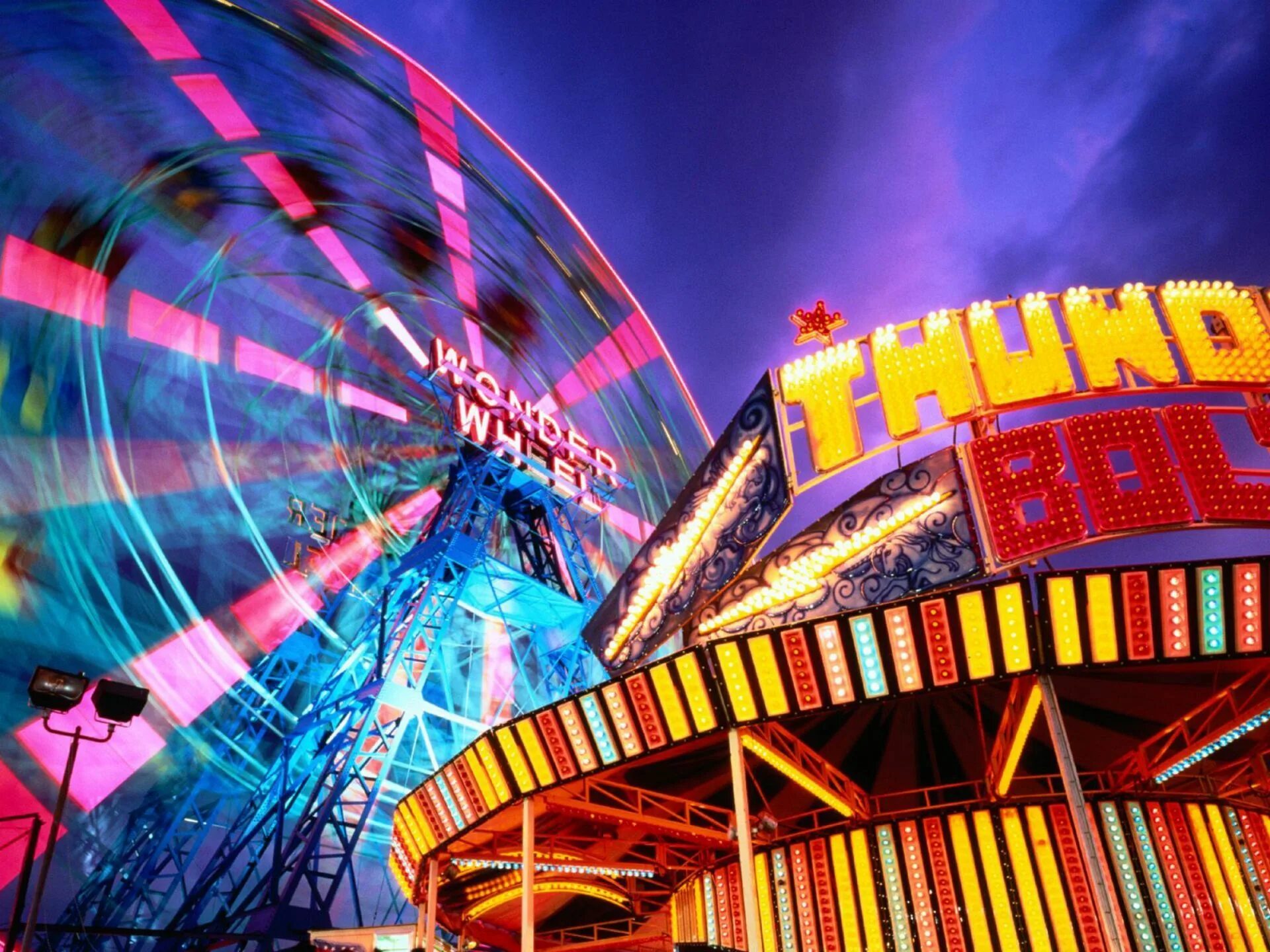 Лунапарк Нью Йорк. Парк аттракционов Исланд. Coney Island Luna Park. Аттракционы в лунапарке в Нью Йорке.