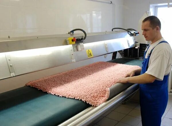 Как проводится обеспыливание ковровых дорожек