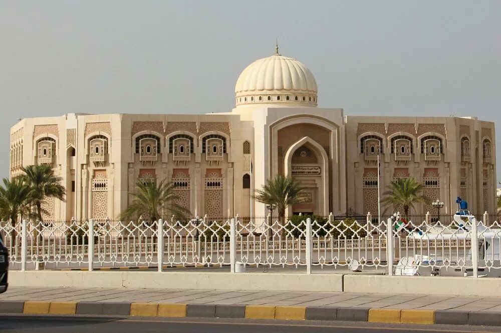 Gfhr fk l;gpbhf d ifhl;t. Оаэ шарджа достопримечательности. Al seef hotel 3 шарджа. Sheraton sharjah beach resort spa 5. Экскурсии в шардже 2024.