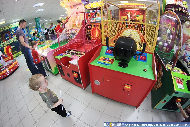 Игровые чебоксары. Детские игровые автоматы. Развлекательный центр остров сокровищ чебоксары. Развлекательная комната. Игровые чебоксары.