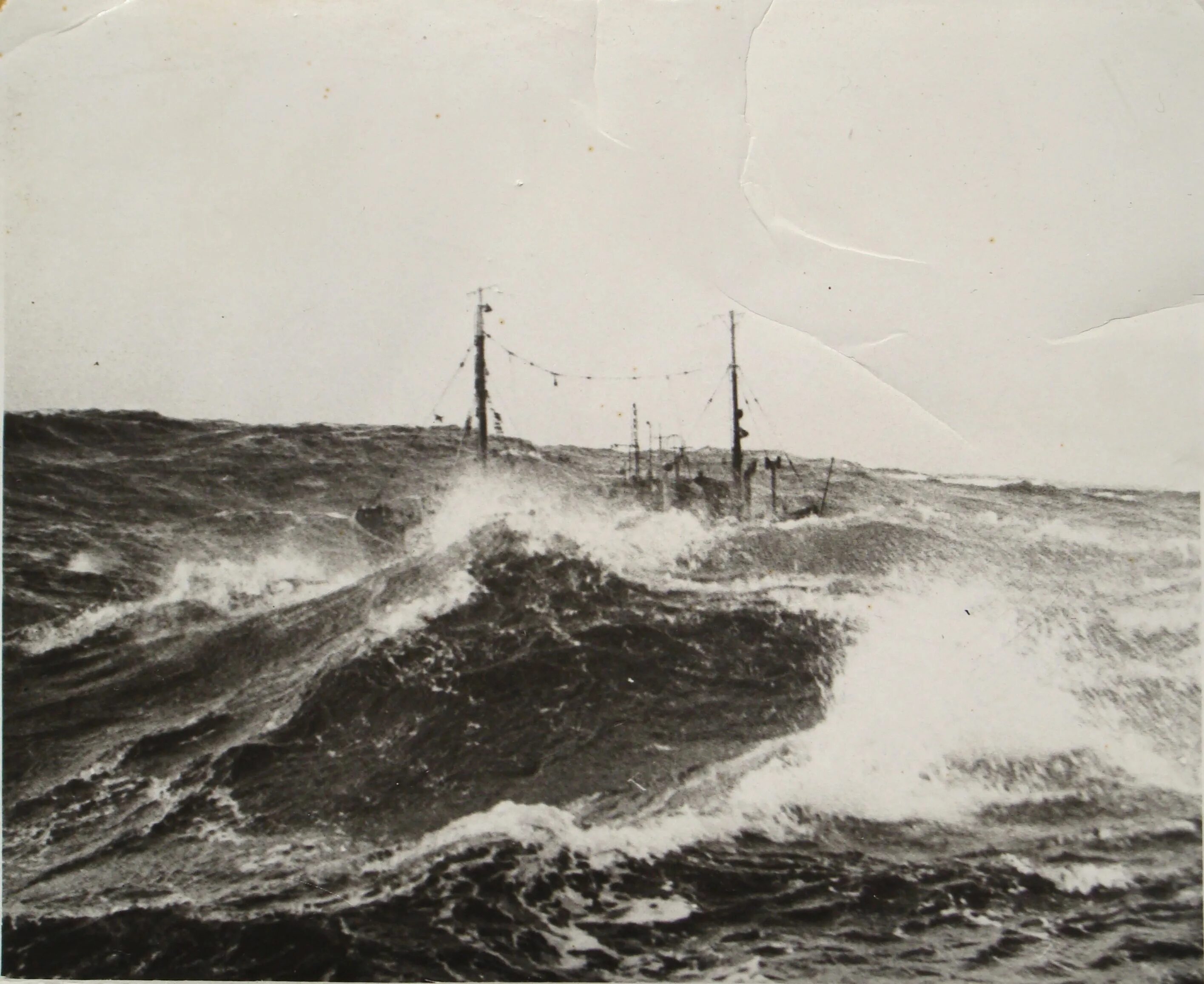 Старый та море. Море старое. преображение пароходы. срт шторм. шторм 1969 года в ялте.