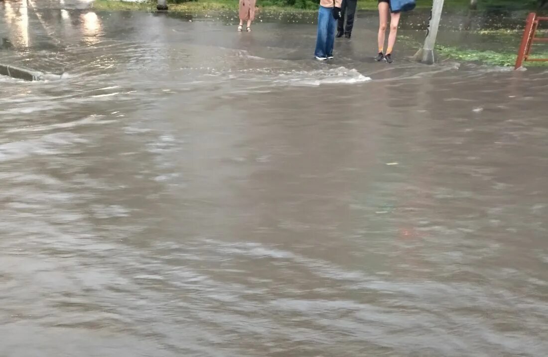 Ливень. Пенза потоп. В Пензе сильный ливень. Ливень фото.