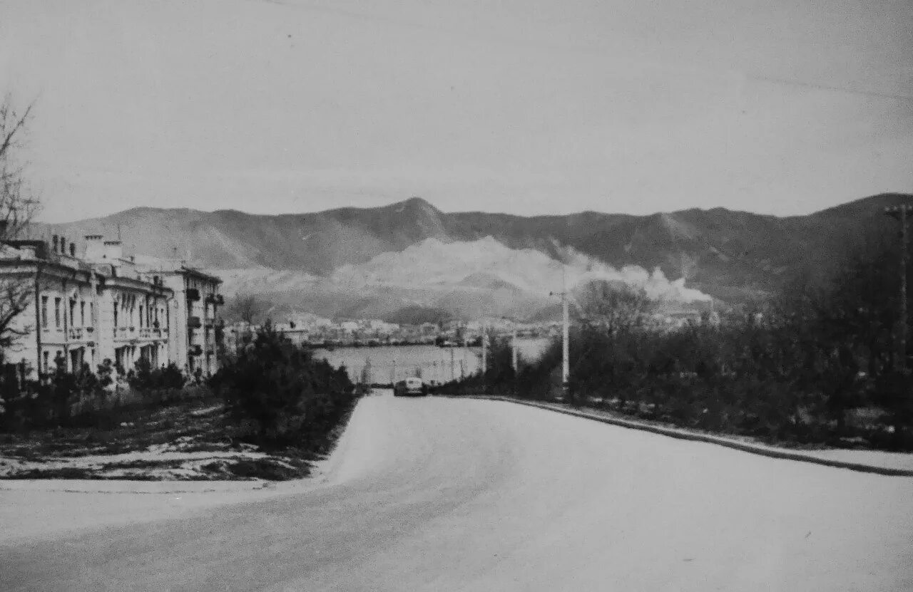 Новороссийск 1990 годы. Новороссийск 1838 год. Освобождение новороссийска 1943. Новороссийск старый город. Основание города новороссийска.