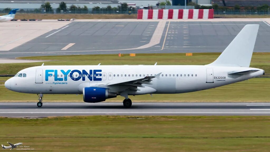 Flyone eu. Airbus a 320 flyone Armenia. Молдовы Fly one. Fly one a320. A320 ek4860.