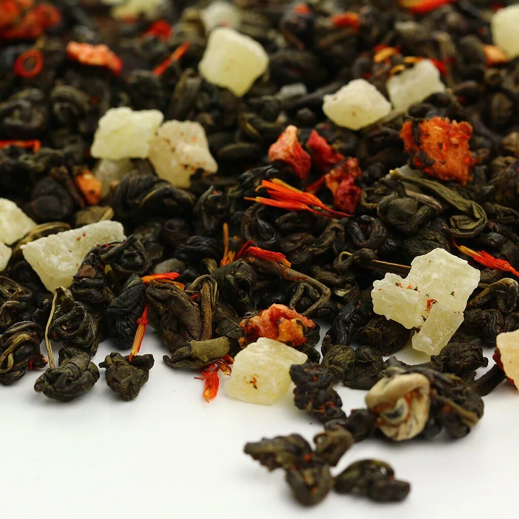 зелёный чай клубника алоя вера. зеленый чай земляника со сливками. зеленый чай с земляникой. чай 500 гр зеленый клубника- кокос фото. зеленый чай земляника со сливками.