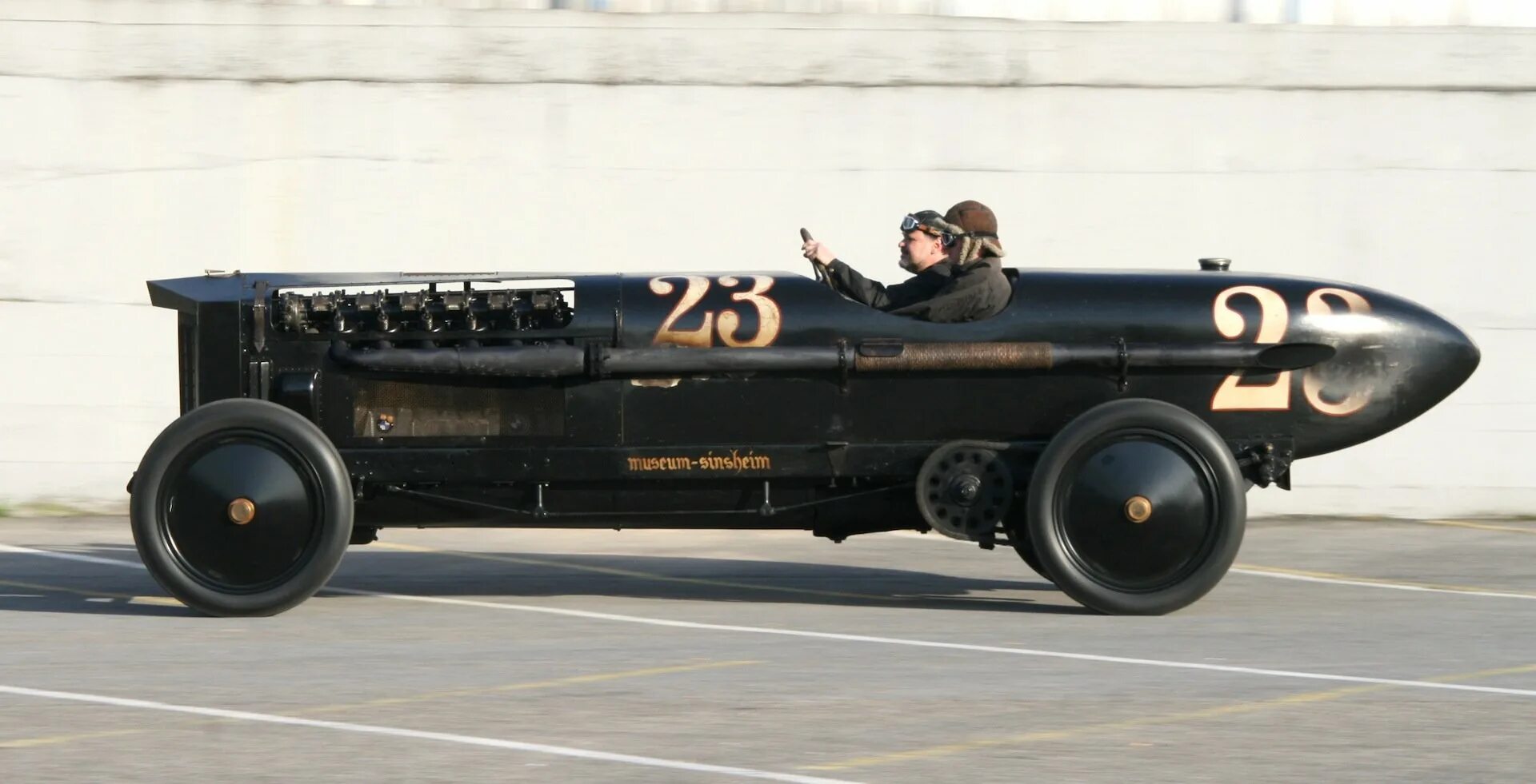 Bentley meteor бензин