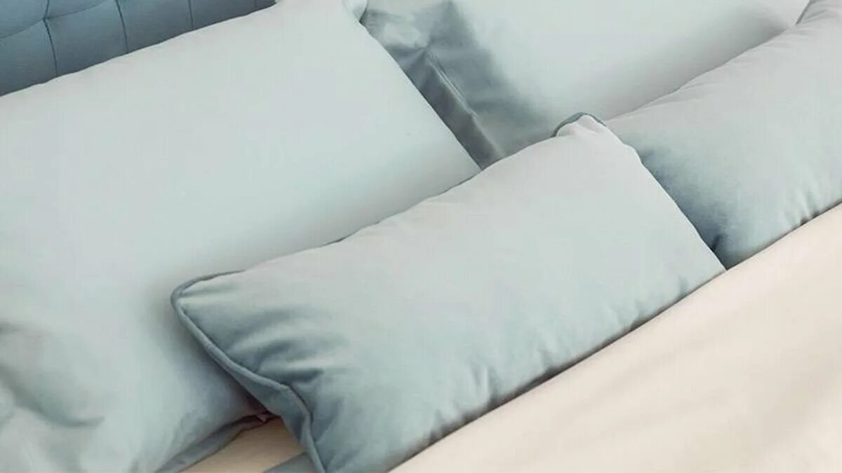 Мыльные цветы мак. Смятая постель. На простынях цвета мак до скорых. На простынях цвета мак до скорых. Постельное белье в интерьере.