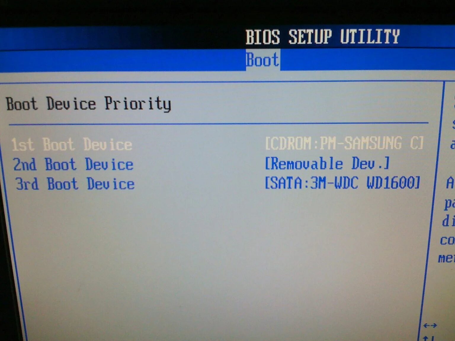 Биос видит диск а windows нет. Биос boot menu. меню boot в bios. bios приоритет загрузки дисков. bios boot device priority.