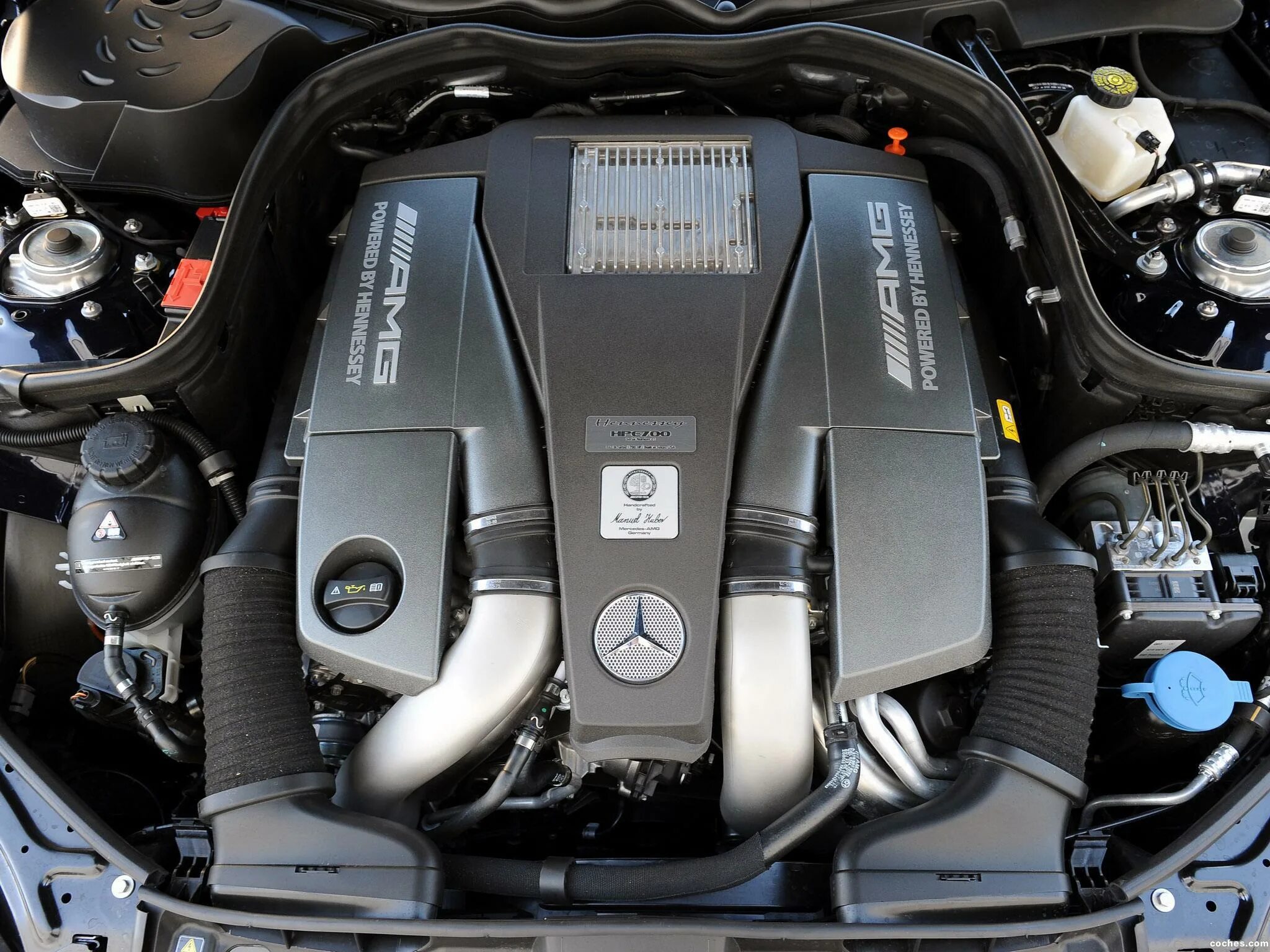 V8 Biturbo AMG. Мерседес v8 Biturbo. Мерседес Бенц битурбо v8. AMG v8.