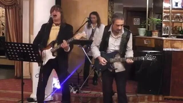 Группа сюрприз. Рок группа сюрпрайз. Гр сюрприз. Ижевск клоун на праздник. Сюрприз г.