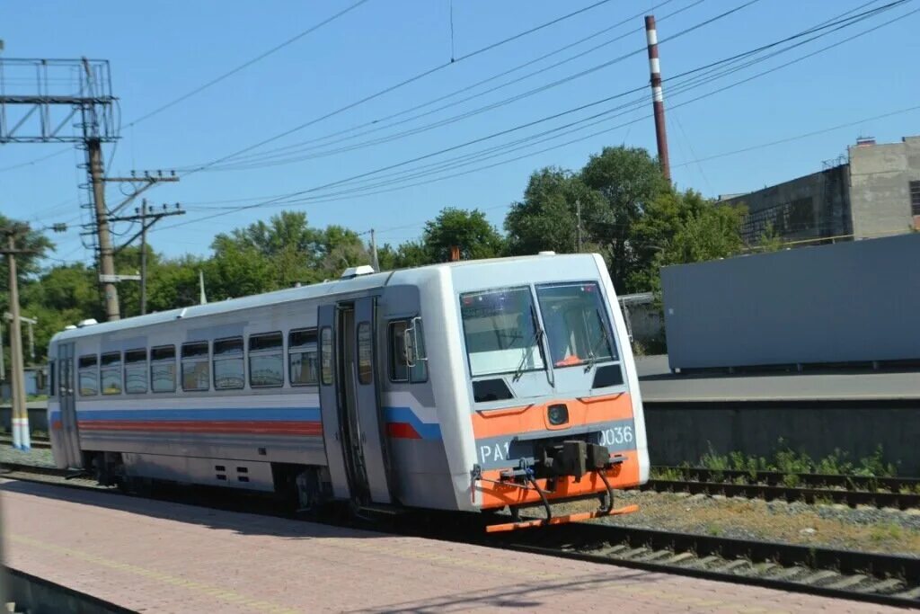 Электричка Орск Оренбург. Электричка Оренбург Бузулук. Ласточка Орск Оренбург. Оренбург Чебеньки электричка.