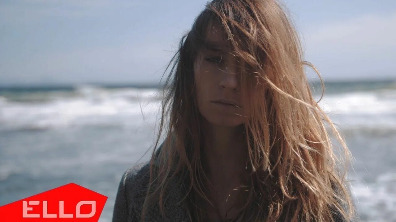 Станет морем песня. Рояль и море в живописи. У синего моря ноты. Станет морем песня. Минусовка про море.