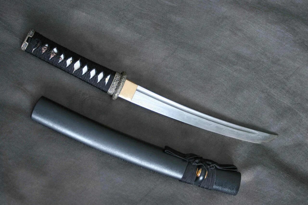 Танта. Катана вакидзаси и танто. Танто меч самурая. Японский меч танто. Меч катана танто.