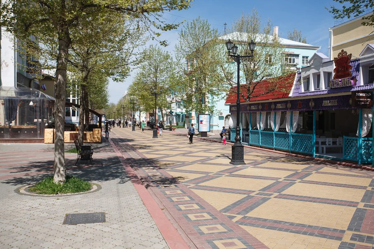 Центр города керчи. Центр города керчи. Керчь пешеходная улица ленина. Крым город керчь центр. Керчь центр города.