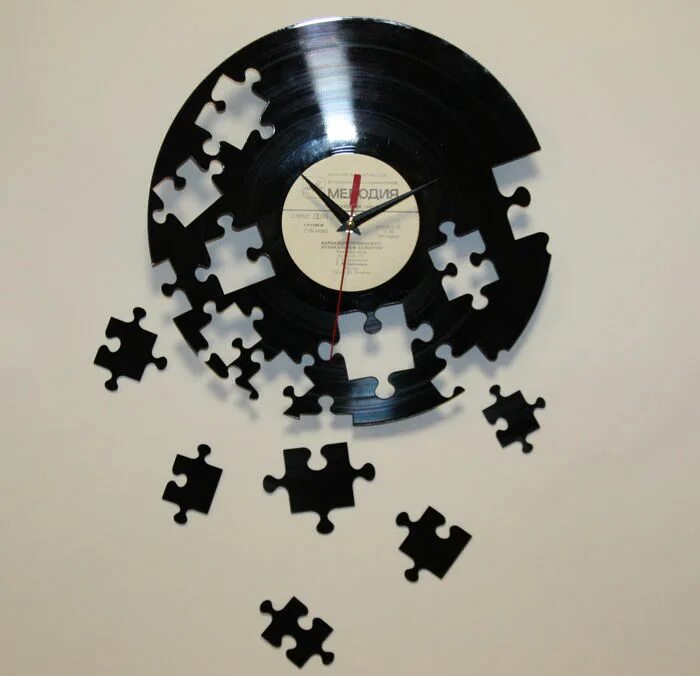 Часы пластины. Часы виниловая пластинка. часы из винила. часы из пластинки. поделки из пластинок.