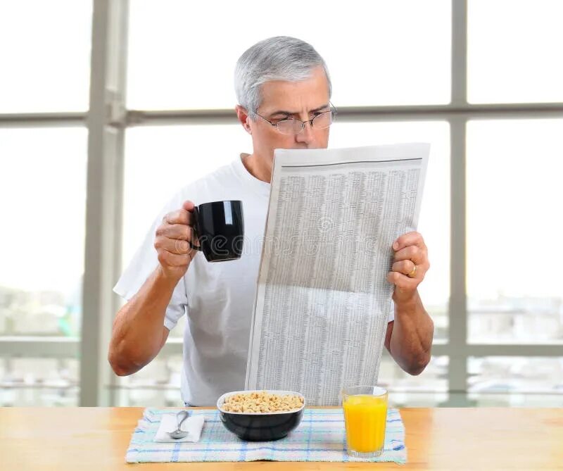 Peter buys a morning newspaper every day. Человек завтракает с газетой. Мужчина с газетой за завтраком. Газета за завтраком. Мужчина завтракает дома и читает газету.