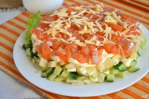 Салат с огурцами рыбой и творожным сыром