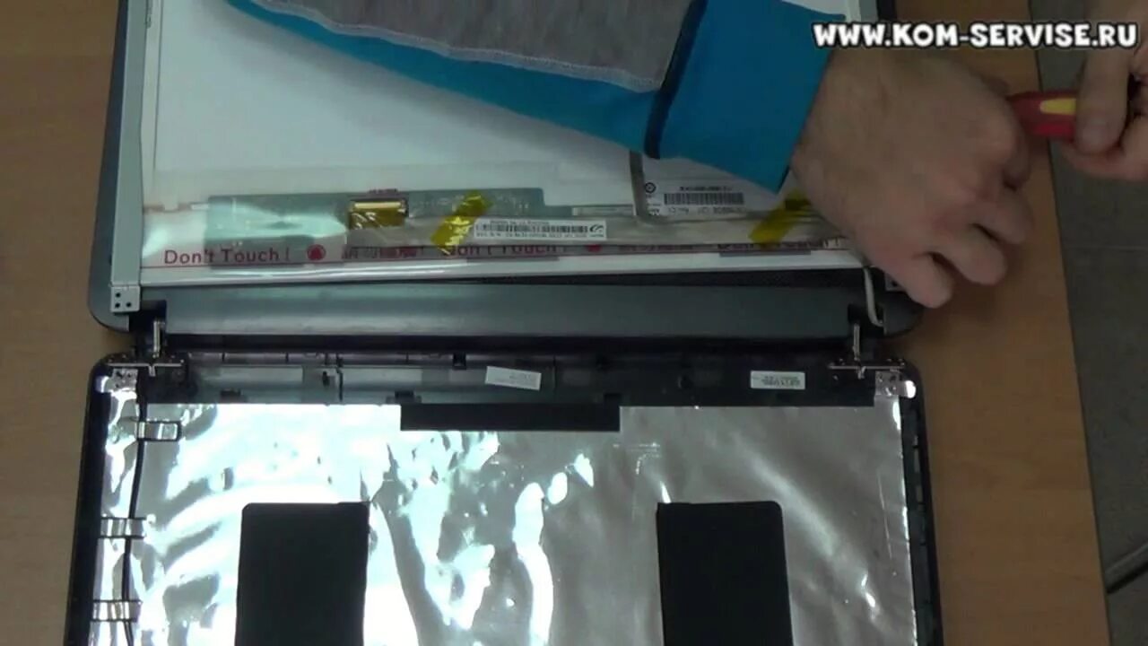 Замена матрицы ноутбука samsung. Матрица на телевизор dexp 32 дюйма. Треснула матрица телевизора самсунг. Замена матрицы на ноутбуке. Матрица телевизора дексп 50 дюймов.