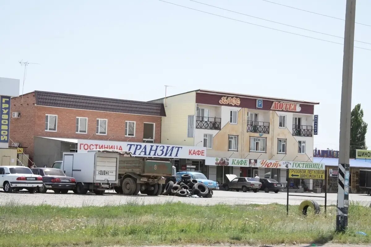 Гостиный двор пролетарск гостиница ростовской области. Г. Пролетарск подтелковская 113. Уют на пролетарской. Пролетарск ростовская область гостиницы.