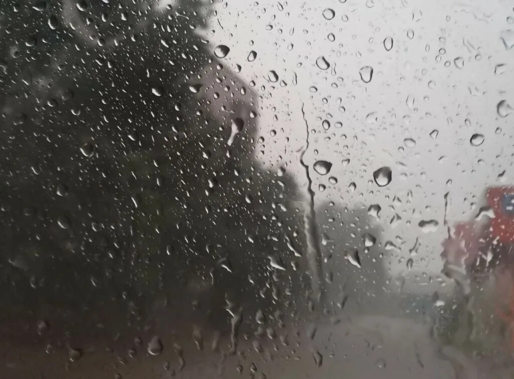 10 00 00 дождь. Дождь на окне фото. Затяжной дождь. Зимний дождь. Три дня дождя.