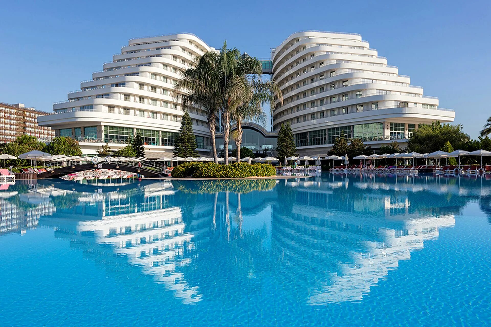 Antalya hotel resort. Отель Миракл Резорт Анталия. Миракл отель Турция Анталия. Miracle Resort Hotel 5 Турция Анталья.