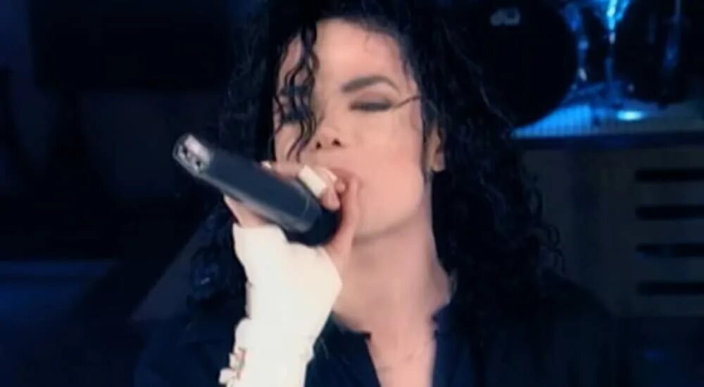 Give in to me. Майкл-Джексон-Гивен. Джексон give in to me. Майкл Джексон give in to me. Майкл Джексон Гивен ту ми.