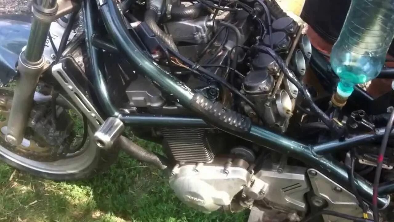 Сузуки бандит 250 катушка зажигания. Катушка зажигания сузуки бандит 400. Бронепровода suzuki bandit 400. Датчик коленвала сузуки бандит 400. Сузуки бандит 250 зажигание.