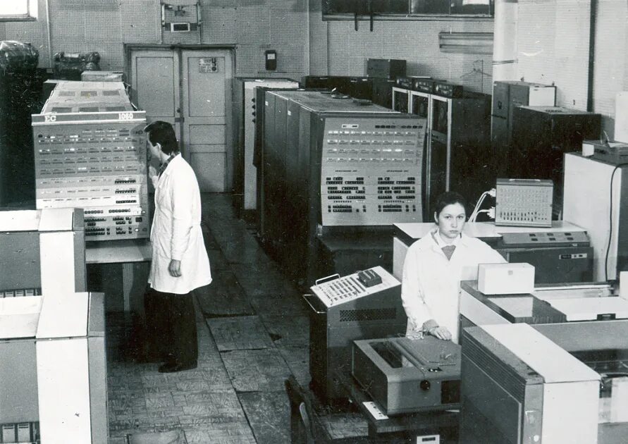 Научно исследовательский институт вычислительной техники. ЭВМ ЕС-1066. ЭВМ ЕС-1015. Советские ЭВМ.