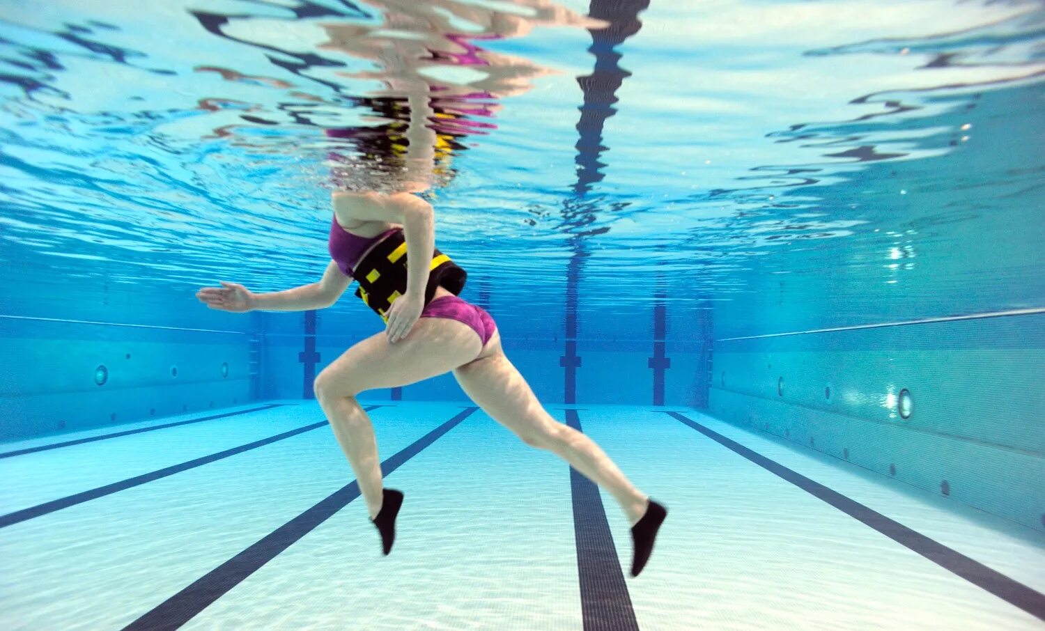 Занятия в воде. Aqua runner тренировка. aqua-beginners аквааэробика. аэробика в воде. фитнес вода.
