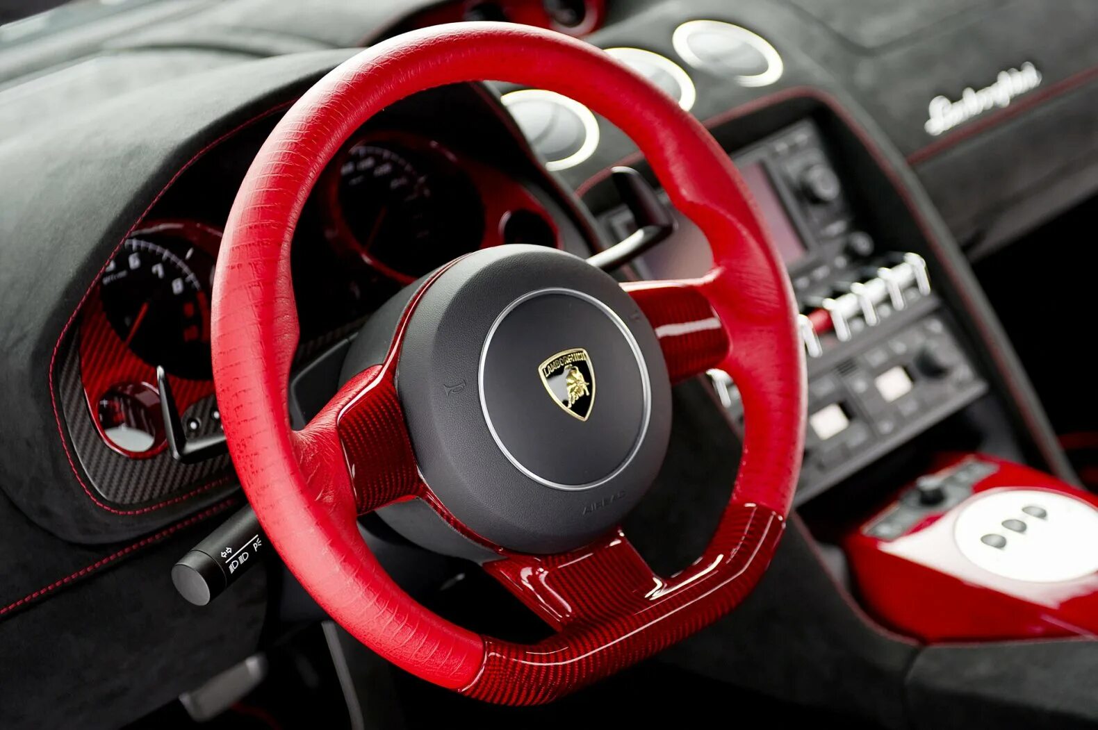 Руль и ключ. Nardi classic steering. Ролексы и мерседес. Руки на руле. Противоугонный замок для автомобиля.