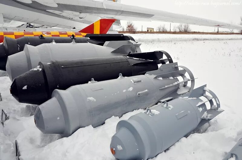 Одаб 9000 объемно детонирующая. Фаб-250м-54. фаб-9000-м54. фаб 100 м54. фаб-9000 м54 авиационная бомба.
