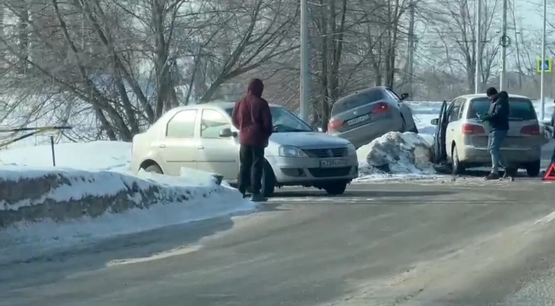 Three cars collided in the ring of Narimanov in Ulyanovsk: photo and video About