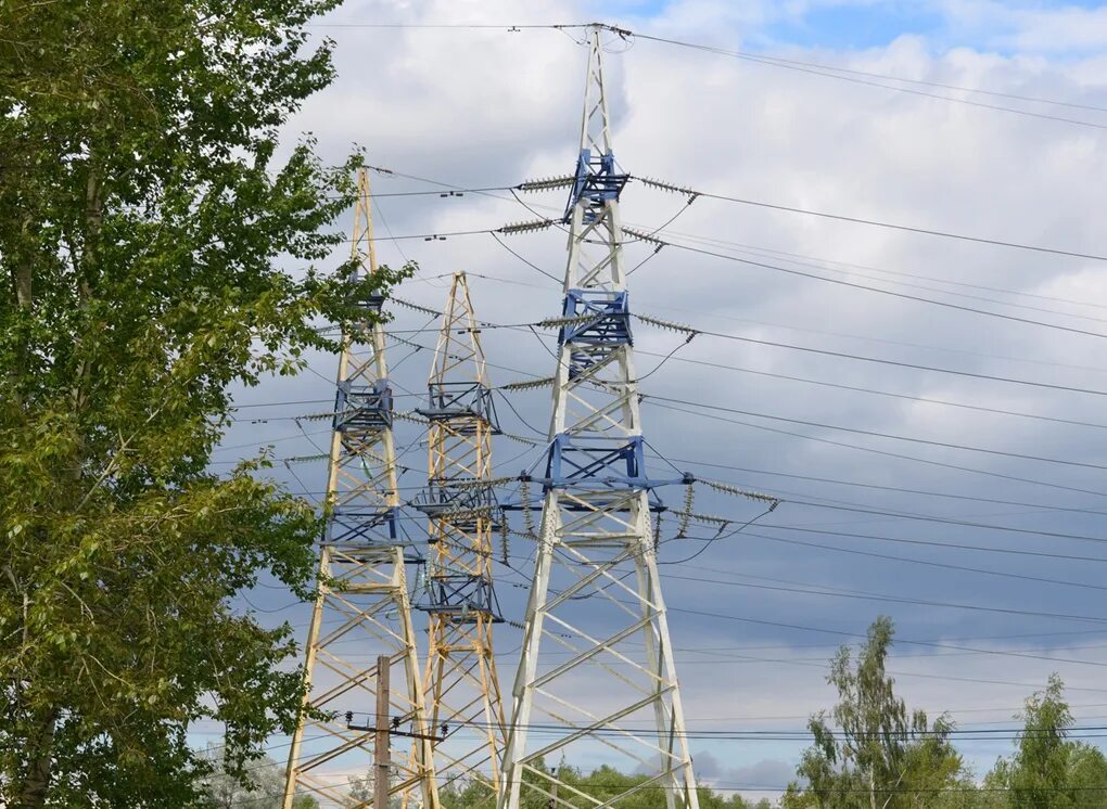 Отключение электроэнергии украина. Электроэнергия рязань. Электричество. Высоковольтная линия передачи электроэнергии. Отключение электроэнергии рязань.