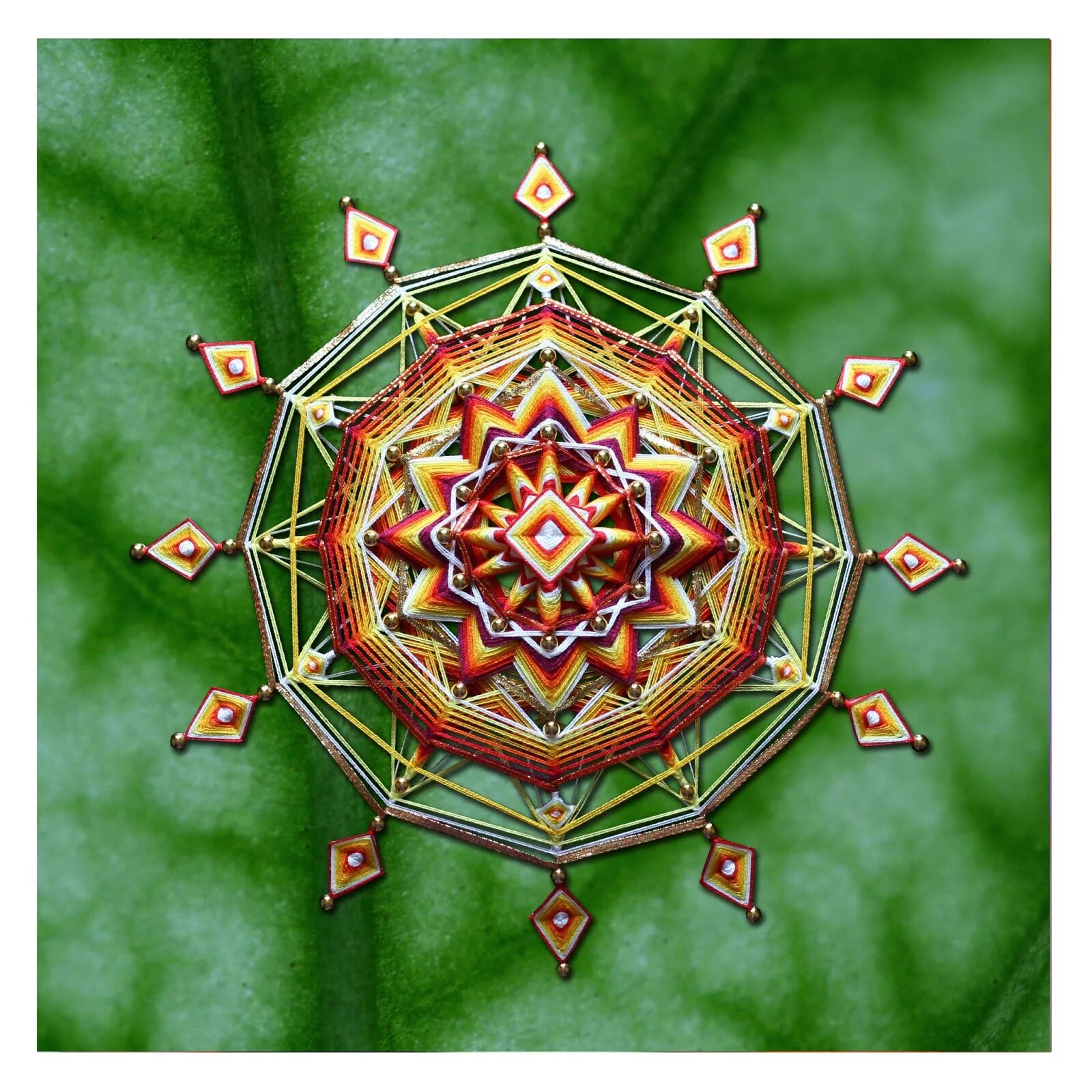 орнамент солнце. мандала божье око. рану мандал фото. мандала репейник. тату мандала на бедре.