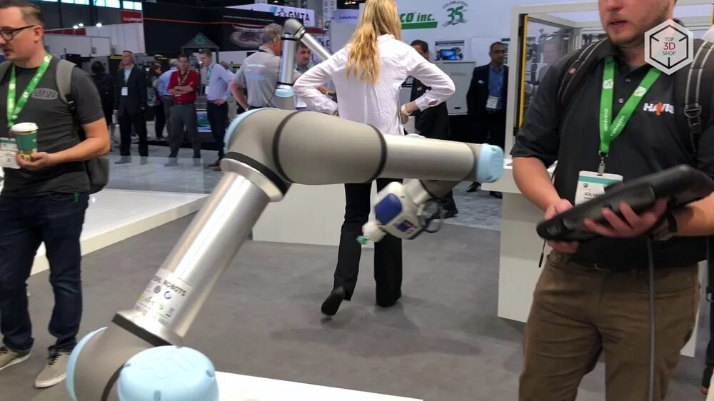 Коллаборативный робот срп robot. Робот на мероприятие. robotiq захват. коллаборативные роботы пример.