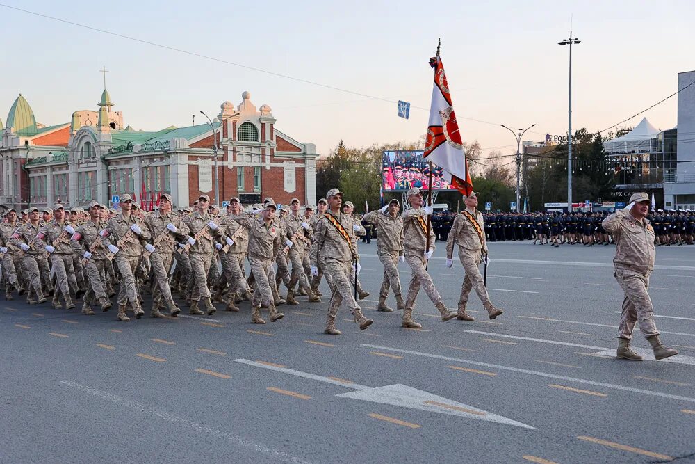 7 мая новосибирск. 7 мая новосибирск. Репетиция парада новосибирск. Репетиция парада победы 7 мая 2021 в москве. Репетиция парада новосибирск фото.