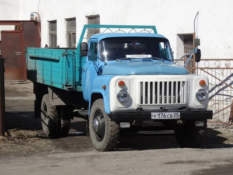 Купить б/у ГАЗ 53 бензин механика в Люберцах: синий автотопливозаправщик 1988 го