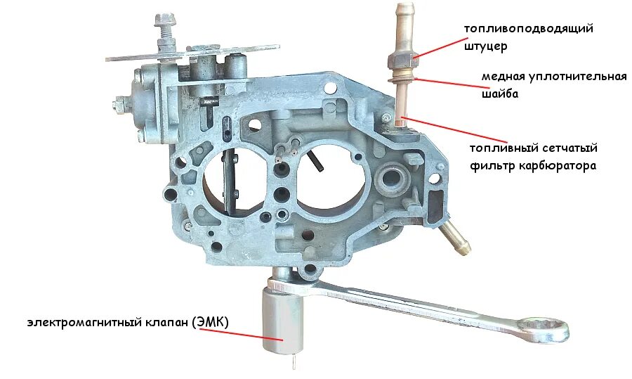 Карбюратор солекс ваз 21213. Регулировочные винты карбюратора Нива 21213. Электромагнитный клапан ВАЗ 21213 карбюратор. Солекс 21073 клапан холостого хода. Карбюратор 21073 Нива.