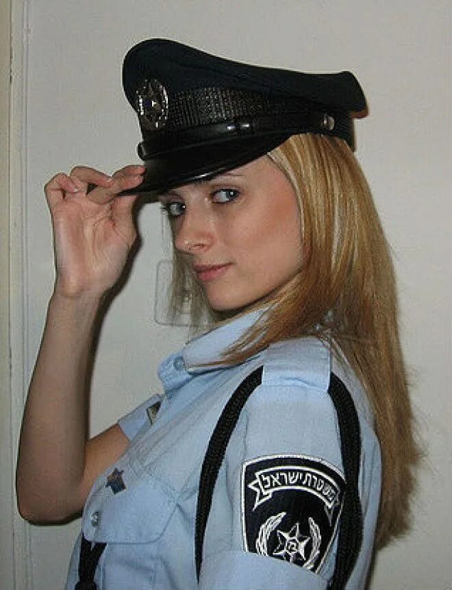 Девушка полицейский. Красивые женщины полицейские. Девушки в полицейской форме.