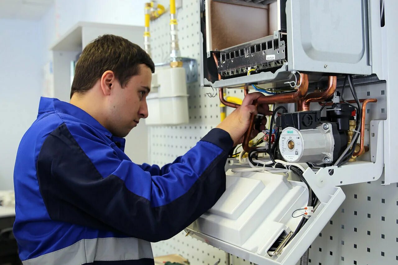 Колонка починка. Ремонт газовых котлов и колонок. Мастер по газовым колонкам иваново. Ремонт газовых котлов и колонок. Ремонт динамика.