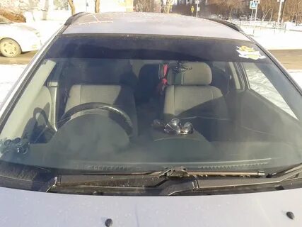 Nissan лобовое