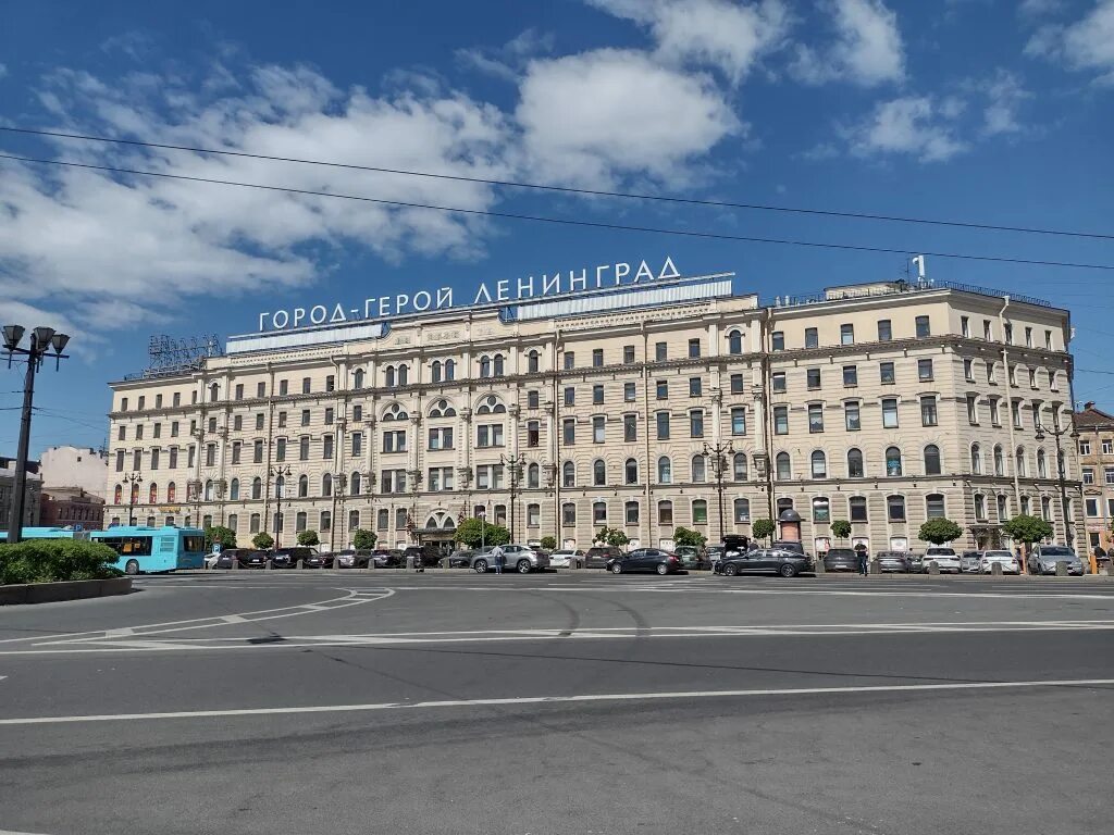 Санкт - петербург, октябрьская набережная, д. Гостиница октябрьская санкт-петербург. Спб г октябрьский. Октябрьская набережная 100 к 1. Лиговский проспект санкт-петербург гостиница октябрьская.