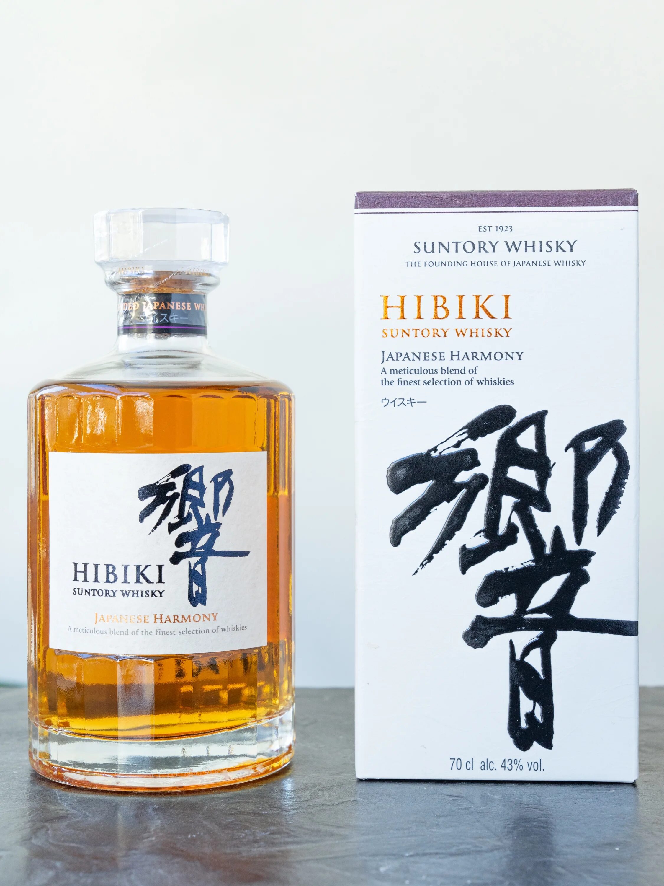 Хибики виски 30 лет. Hibiki suntory whisky. Виски suntory, "hibiki". Hibiki suntory whisky. Hibiki japanese harmony master's select.