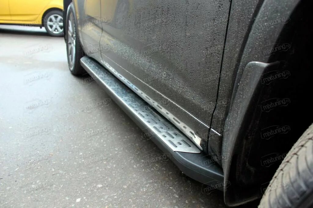 Подножки хайлендер. Пороги toyota highlander 2014. пороги на хайлендер 2014. пороги тойота хайлендер 2014. пороги для тойота pt938-48140.