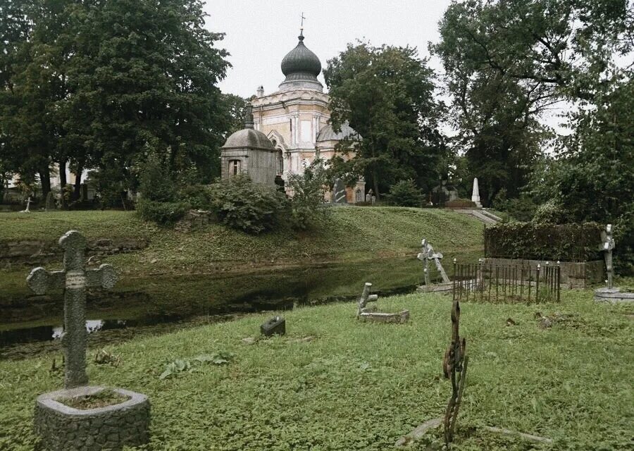 Никольское кладбище Питер. Александро Невская Лавра Никольское кладбище. Никольское кладбище Александро-Невской Лавры. Россия Никольское кладбище. Никольское кладбище лавры