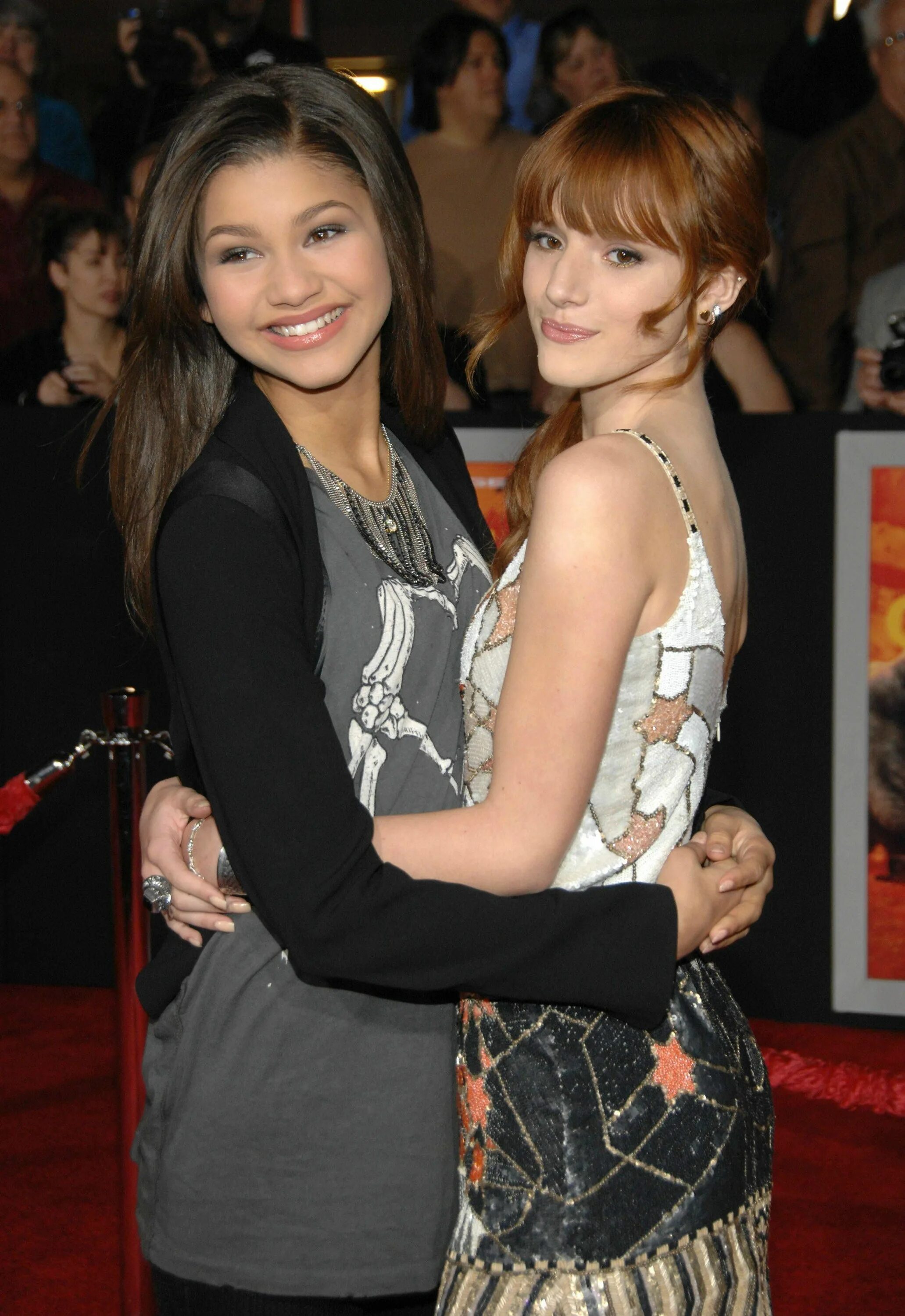 Зендая торн. Белла торн и зендая. bella thorne and zendaya. белла торн и зендая колеман. белла торн и зендая 2025.