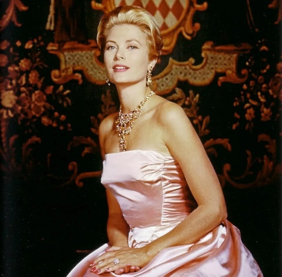 Принцесса грейс келли. Грейс Келли. Келли принцесса Монако. Герцогиня Монако Грейс Келли. Грейс Келли 1950е.